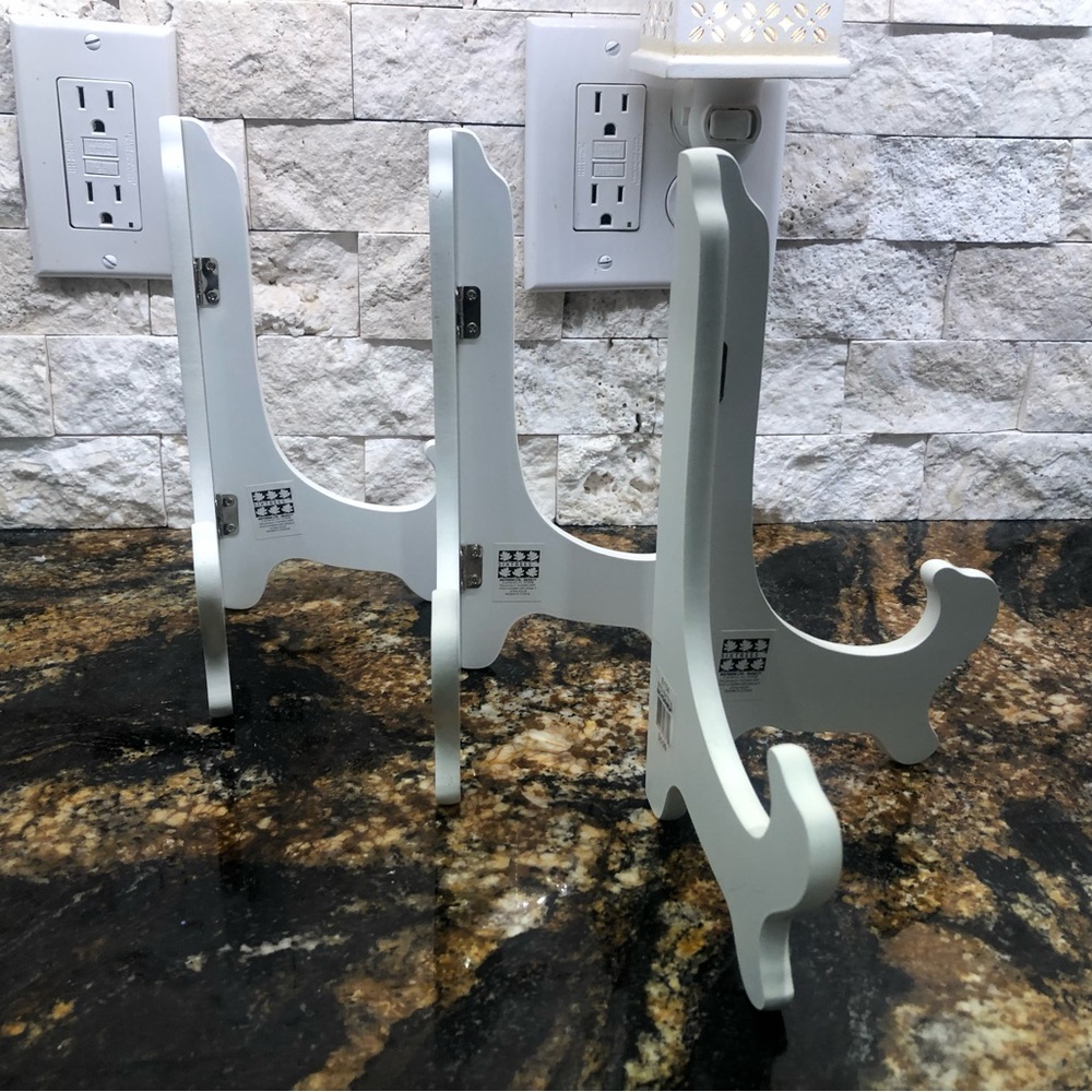 Picture easels or China easels, set of 3, white